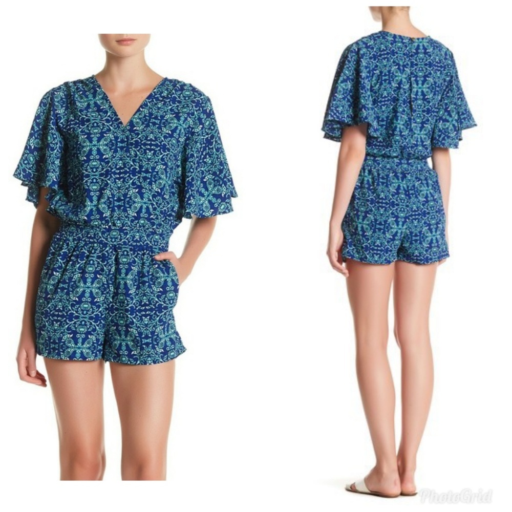 MIMI CHICA Surplise Neck Sleeve Romper